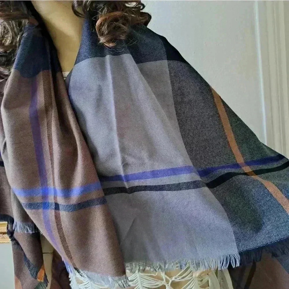 SHAWL WRAP PLAID GREYISH BROWNISH - Picture 2 of 4